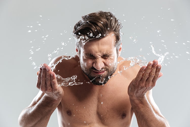 Best Face Wash For Men Oily Skin