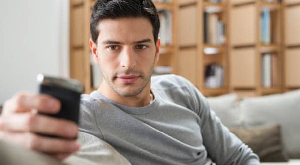 Text Messages that Men Should Never Send to a Woman