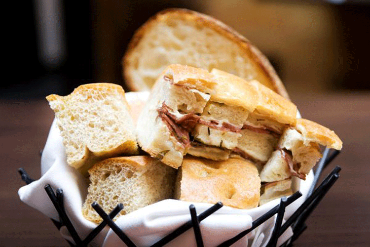 eating out healthy bread basket